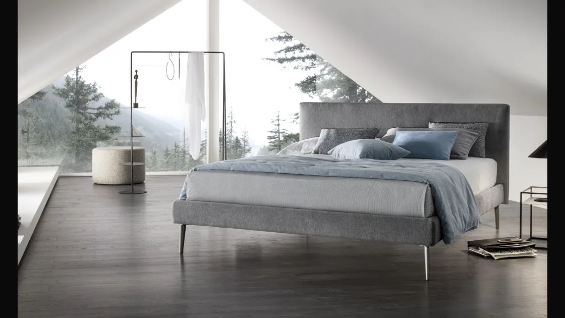 Letto elegante in tessuto con testiera Sander di V&Nice